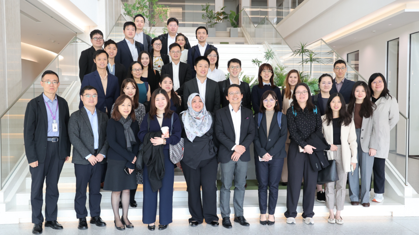 新加坡青年官员访问沛嘉医疗 深化医疗创新领域交流